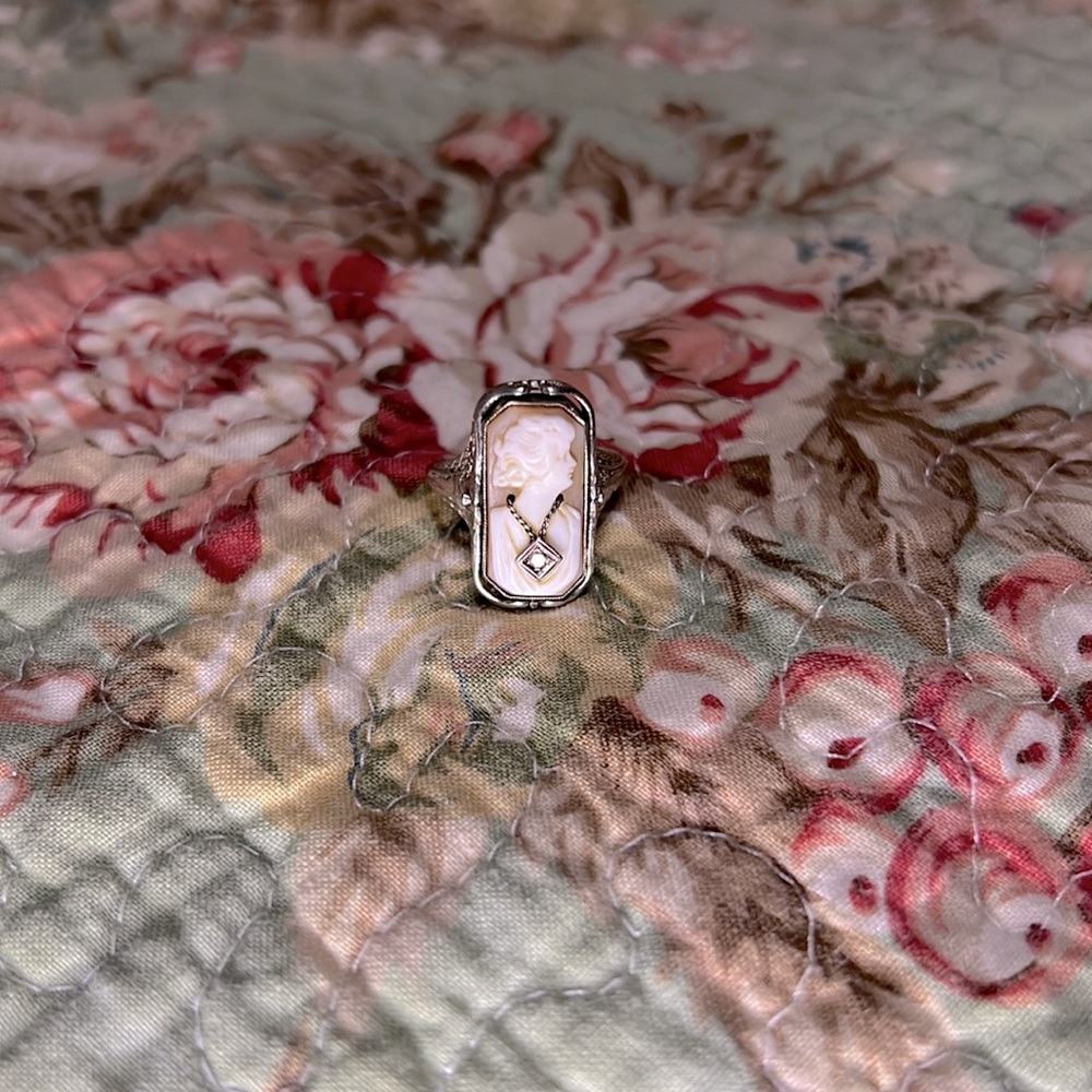 Antique 14k Gold With Diamond and Onyx Cameo Women’s Mourning Ring